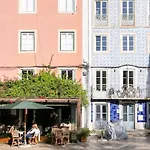 Lisbon Charming Balcony Flat With Air Conditioner!